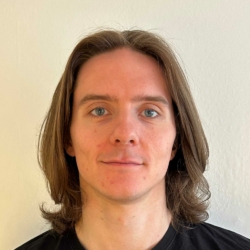 Adrian Simen Holm